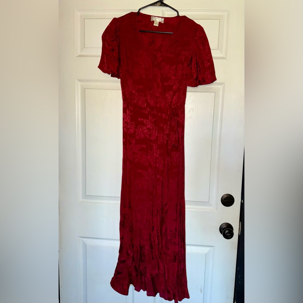 Chic Red Floral Maxi Dress